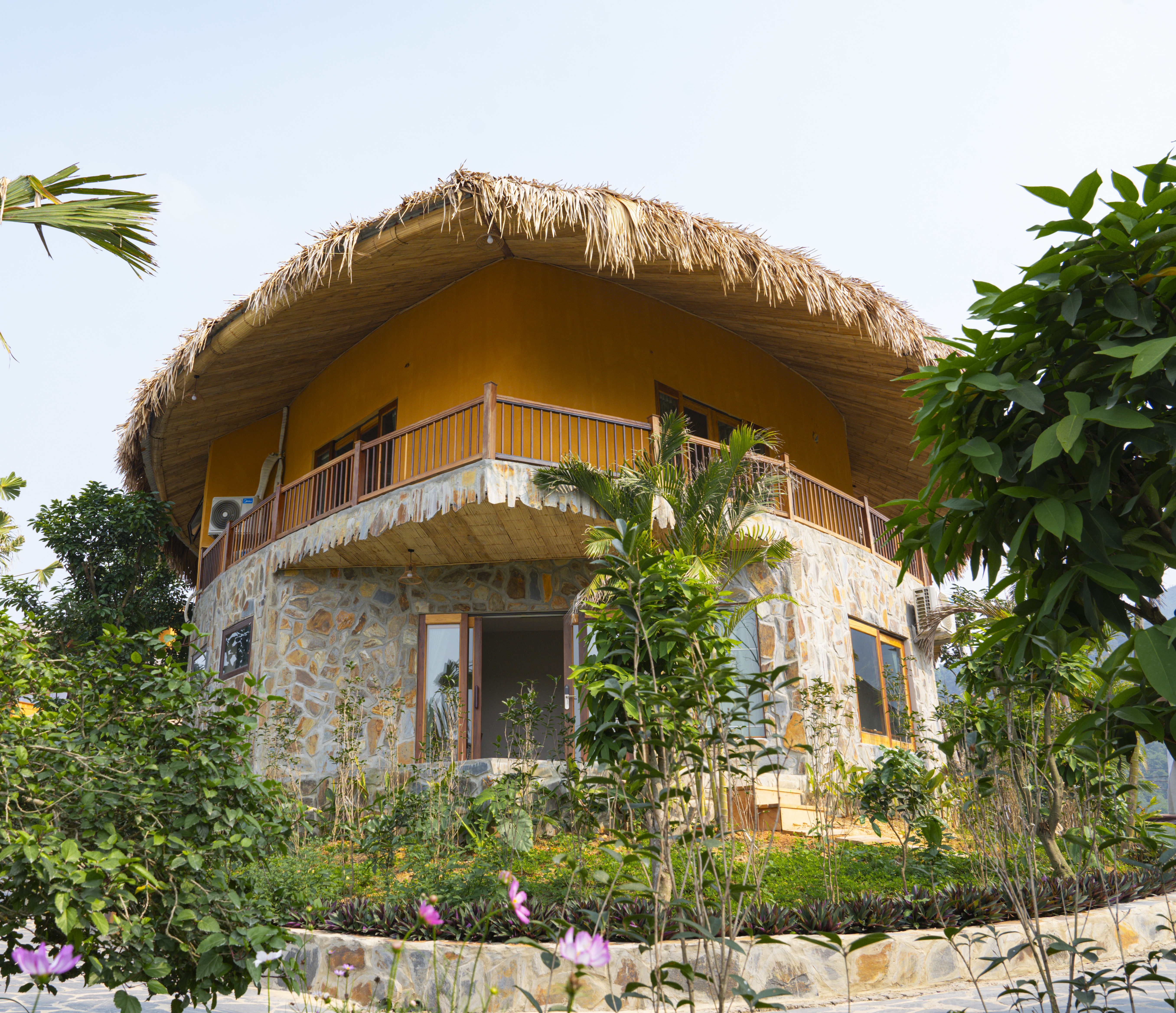 kiến trúc tháng tư